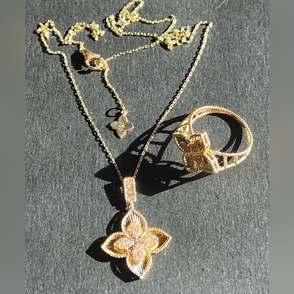 Jewelry - 18k gold Necklace and Ring Set